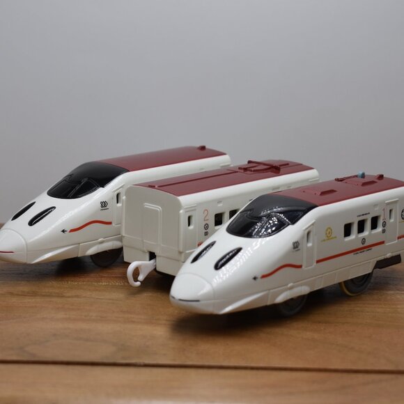Tamara Tomy Plarail White kyushu Shinkansen 800 Railway Company Motorized Train - Picture 2 of 9